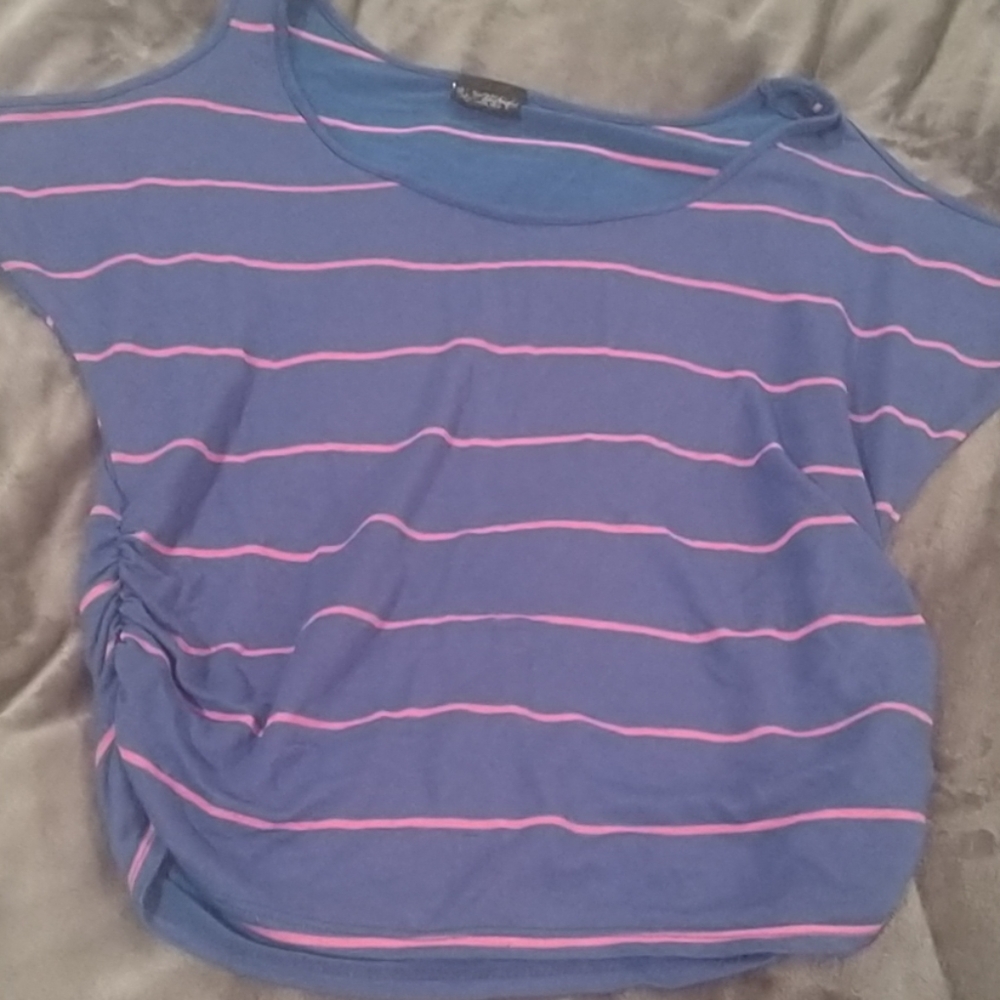 Cold shoulder top